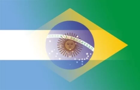 ARGENTINA Y BRASIL REABREN EL COMERCIO 