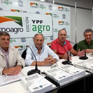 CADIA presentó el libro Bases para el desarrollo del sector agroindustria