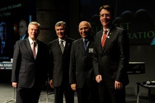 TRES LIDERES MUNDIALES DEBATEN SOBRE LAS SITUACIONES QUE ENFRENTA LA INDUSTRIA DE ALIMENTOS HOY