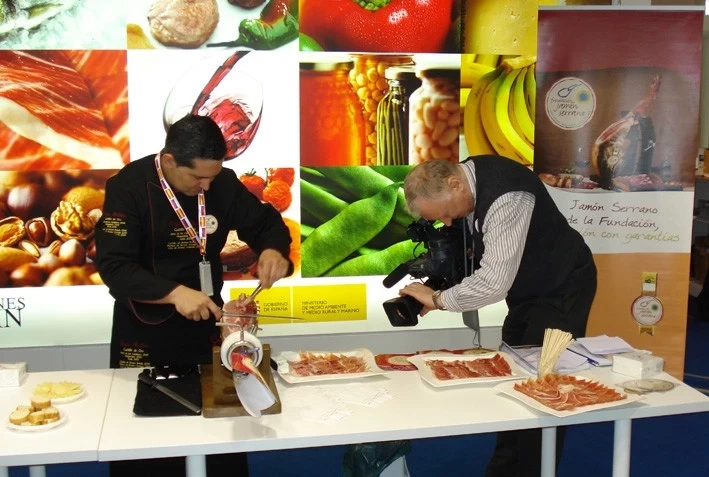 LA FUNDACIÓN PROMOCIONARÁ EL JAMÓN SERRANO ESPAÑOL EN LA UNIÓN EUROPEA DURANTE TRES AÑOS