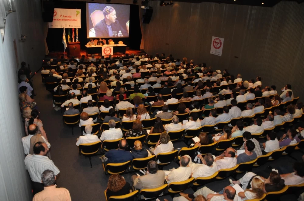 PRIMER JORNADA GANADERA DEL MERCOSUR ORGANIZADA POR APROCABOA